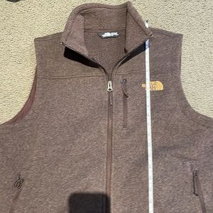 The North Face Mens Large Brown Performance Vest